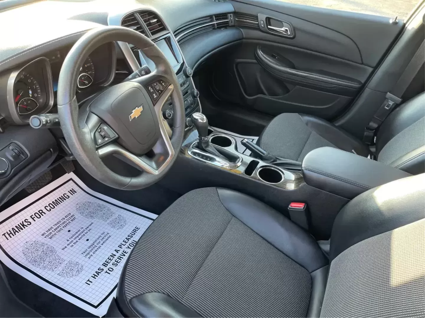 2014 Chevrolet Malibu 1LT (1G11C5SL7EF) with an ECOTEC 2.5L I-4 gasoline direct injection engine, 6-Speed Automatic transmission, located at 880 E. National Road, Vandalia, OH, 45377, (937) 908-9800, 39.891918, -84.183594 - Are you ready to elevate your daily commute or make unforgettable memories on weekend adventures? The 2014 Chevrolet Malibu 1LT, now available at Advantage Car and Credit in Xenia, OH, is the perfect sedan for those seeking a reliable, stylish, and feature-packed vehicle without breaking the bank. W - Photo#9