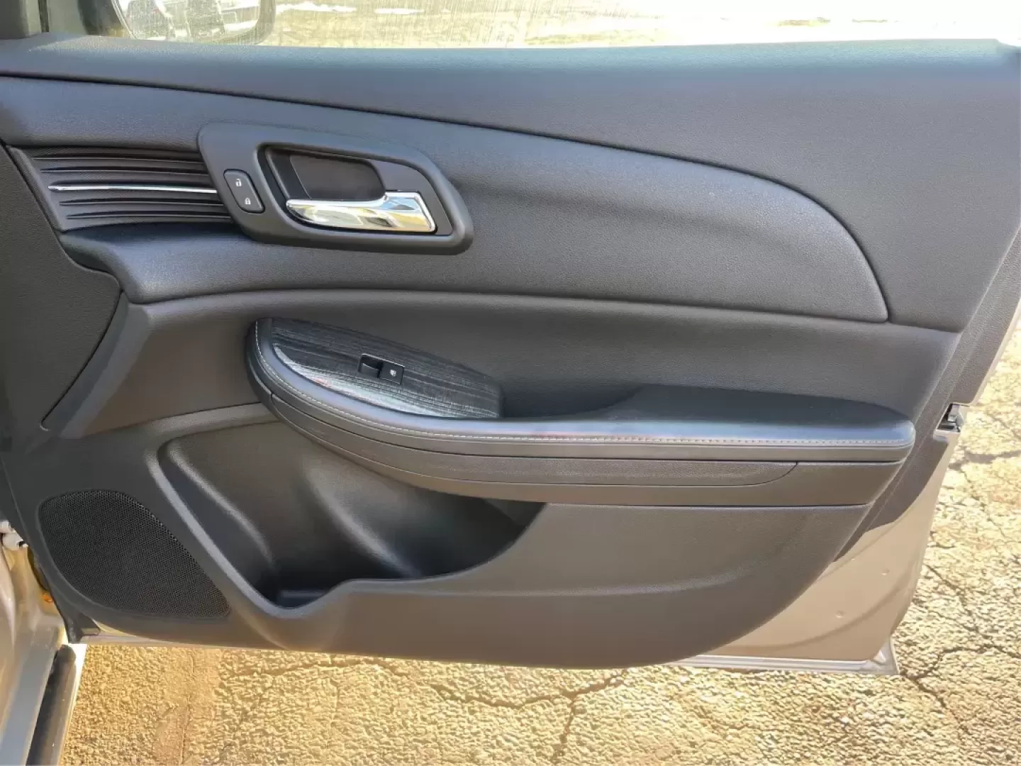 2014 Chevrolet Malibu 1LT (1G11C5SL7EF) with an ECOTEC 2.5L I-4 gasoline direct injection engine, 6-Speed Automatic transmission, located at 880 E. National Road, Vandalia, OH, 45377, (937) 908-9800, 39.891918, -84.183594 - Are you ready to elevate your daily commute or make unforgettable memories on weekend adventures? The 2014 Chevrolet Malibu 1LT, now available at Advantage Car and Credit in Xenia, OH, is the perfect sedan for those seeking a reliable, stylish, and feature-packed vehicle without breaking the bank. W - Photo#20