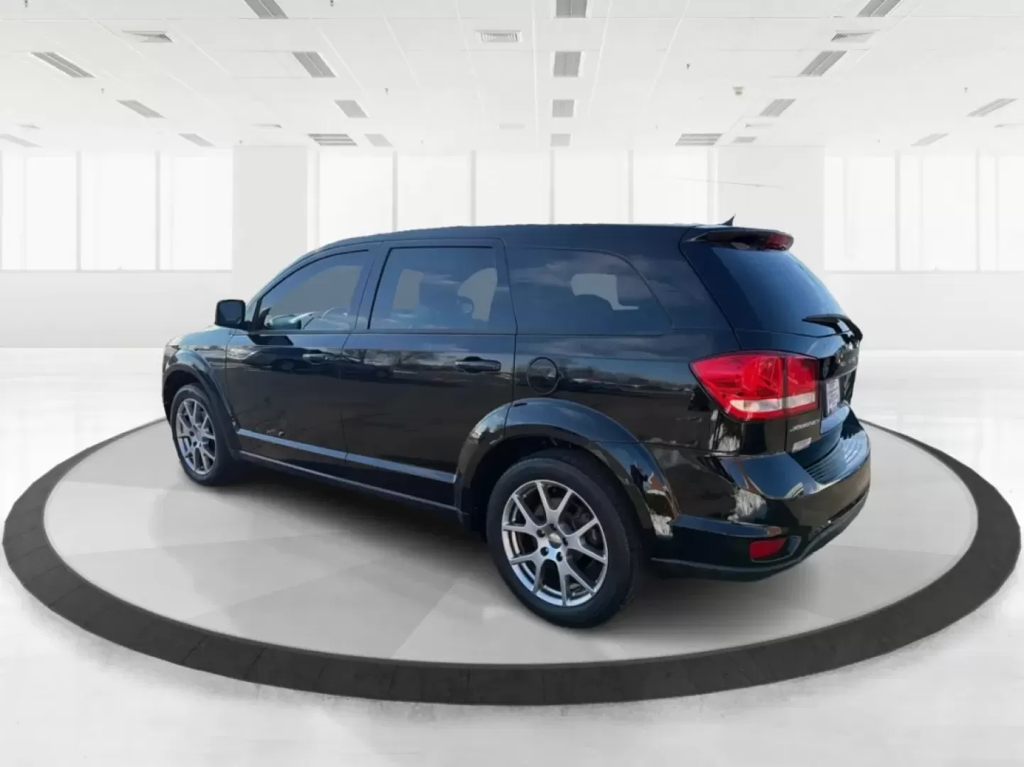2014 Dodge Journey R/T (3C4PDCEG9ET) with an 3.6L V-6 DOHC engine, located at 1184 Kauffman Ave, Fairborn, OH, 45324, (937) 908-9800, 39.807072, -84.030914 - **Unleash Your Adventurous Spirit with the 2014 Dodge Journey R/T** <br /> <br /> If you're seeking a versatile SUV that seamlessly fits into your active lifestyle, look no further than the 2014 Dodge Journey R/T available at Advantage Car and Credit in Fairborn, OH. Perfect for family road trips, w - Photo#4