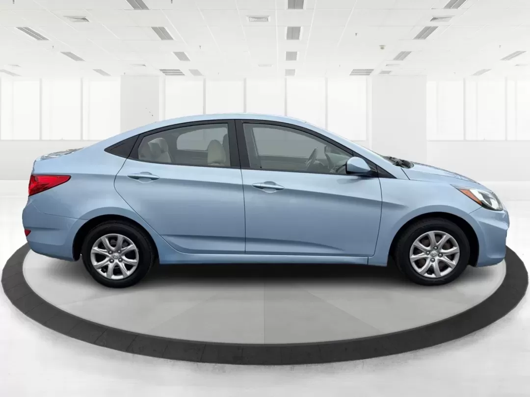 2014 Hyundai Accent GLS (KMHCT4AE6EU) with an 1.6L I-4 gasoline direct injection engine, located at 1230 East Main St, Xenia, OH, 45385, (937) 908-9800, 39.688026, -83.910172 - Discover the perfect blend of reliability and style with the 2014 Hyundai Accent GLS, an exceptional sedan ideally suited for budget-conscious buyers and those embarking on new journeys. Whether you're navigating the bustling streets of Moraine, OH, or taking a scenic drive through nearby Dayton, th - Photo#1