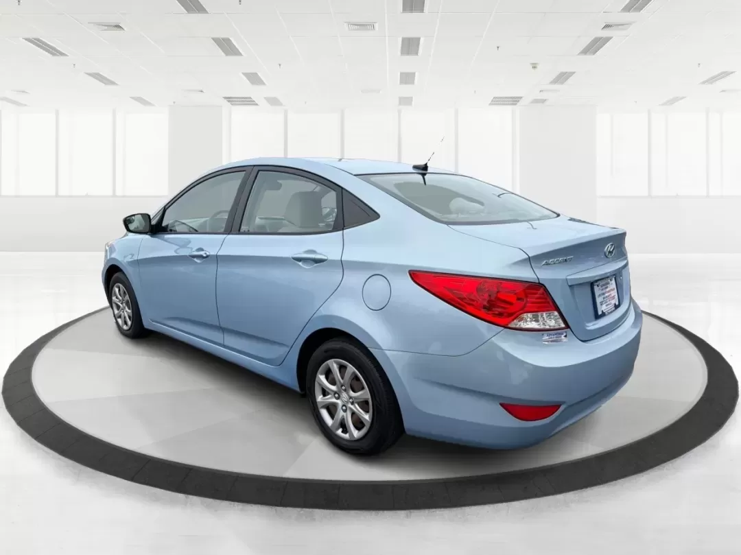 2014 Hyundai Accent GLS (KMHCT4AE6EU) with an 1.6L I-4 gasoline direct injection engine, located at 1230 East Main St, Xenia, OH, 45385, (937) 908-9800, 39.688026, -83.910172 - Discover the perfect blend of reliability and style with the 2014 Hyundai Accent GLS, an exceptional sedan ideally suited for budget-conscious buyers and those embarking on new journeys. Whether you're navigating the bustling streets of Moraine, OH, or taking a scenic drive through nearby Dayton, th - Photo#4