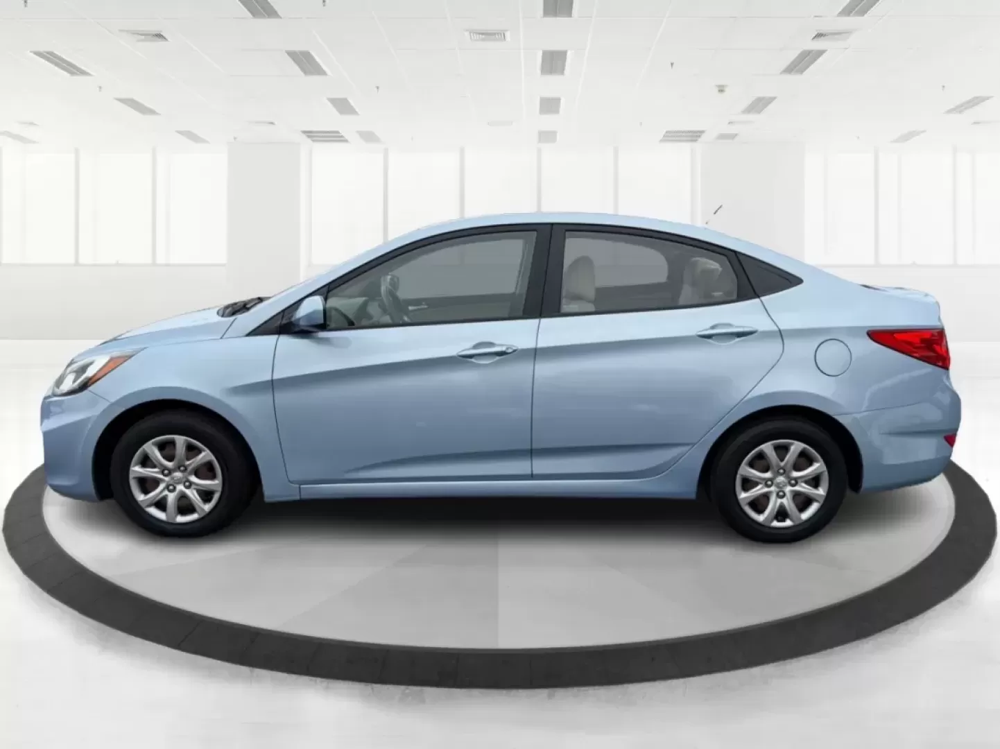 2014 Hyundai Accent GLS (KMHCT4AE6EU) with an 1.6L I-4 gasoline direct injection engine, located at 4508 South Dixie Dr, Moraine, OH, 45439, (937) 908-9800, 39.689976, -84.218452 - Discover the perfect blend of reliability and style with the 2014 Hyundai Accent GLS, an exceptional sedan ideally suited for budget-conscious buyers and those embarking on new journeys. Whether you're navigating the bustling streets of Moraine, OH, or taking a scenic drive through nearby Dayton, th - Photo#5