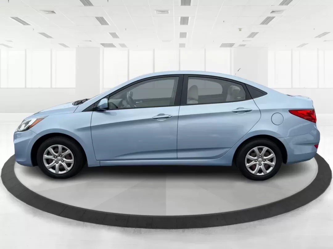 2014 Hyundai Accent GLS (KMHCT4AE6EU) with an 1.6L I-4 gasoline direct injection engine, located at 1230 East Main St, Xenia, OH, 45385, (937) 908-9800, 39.688026, -83.910172 - Discover the perfect blend of reliability and style with the 2014 Hyundai Accent GLS, an exceptional sedan ideally suited for budget-conscious buyers and those embarking on new journeys. Whether you're navigating the bustling streets of Moraine, OH, or taking a scenic drive through nearby Dayton, th - Photo#5