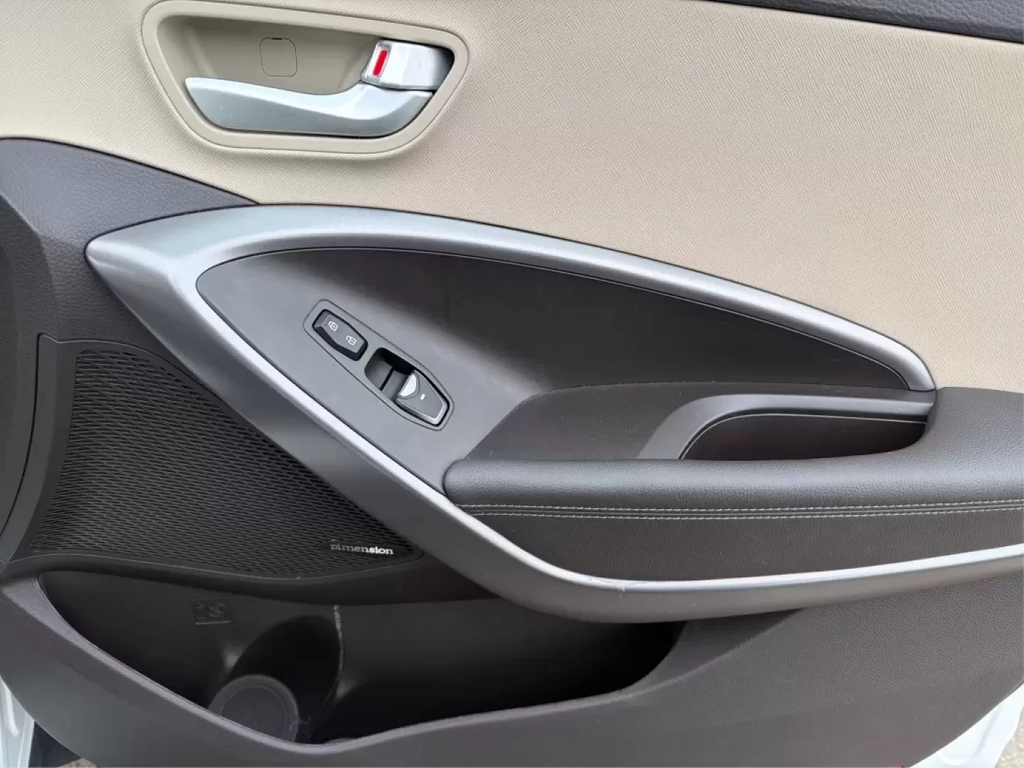 2014 Hyundai Santa Fe 2.4L (5XYZUDLB7EG) with an Theta II 2.4L I-4 gasoline direct injection engine, located at 1099 N County Rd 25A , Troy, OH, 45373, (937) 908-9800, 40.057079, -84.212883 - **Explore the Open Road with Ease: 2014 Hyundai Santa Fe at Advantage Car and Credit - Troy**<br /> <br /> Are you ready to take your family adventures to the next level? The 2014 Hyundai Santa Fe is designed for those seeking comfort, style, and ample space for everything life throws your way-perfe - Photo#19