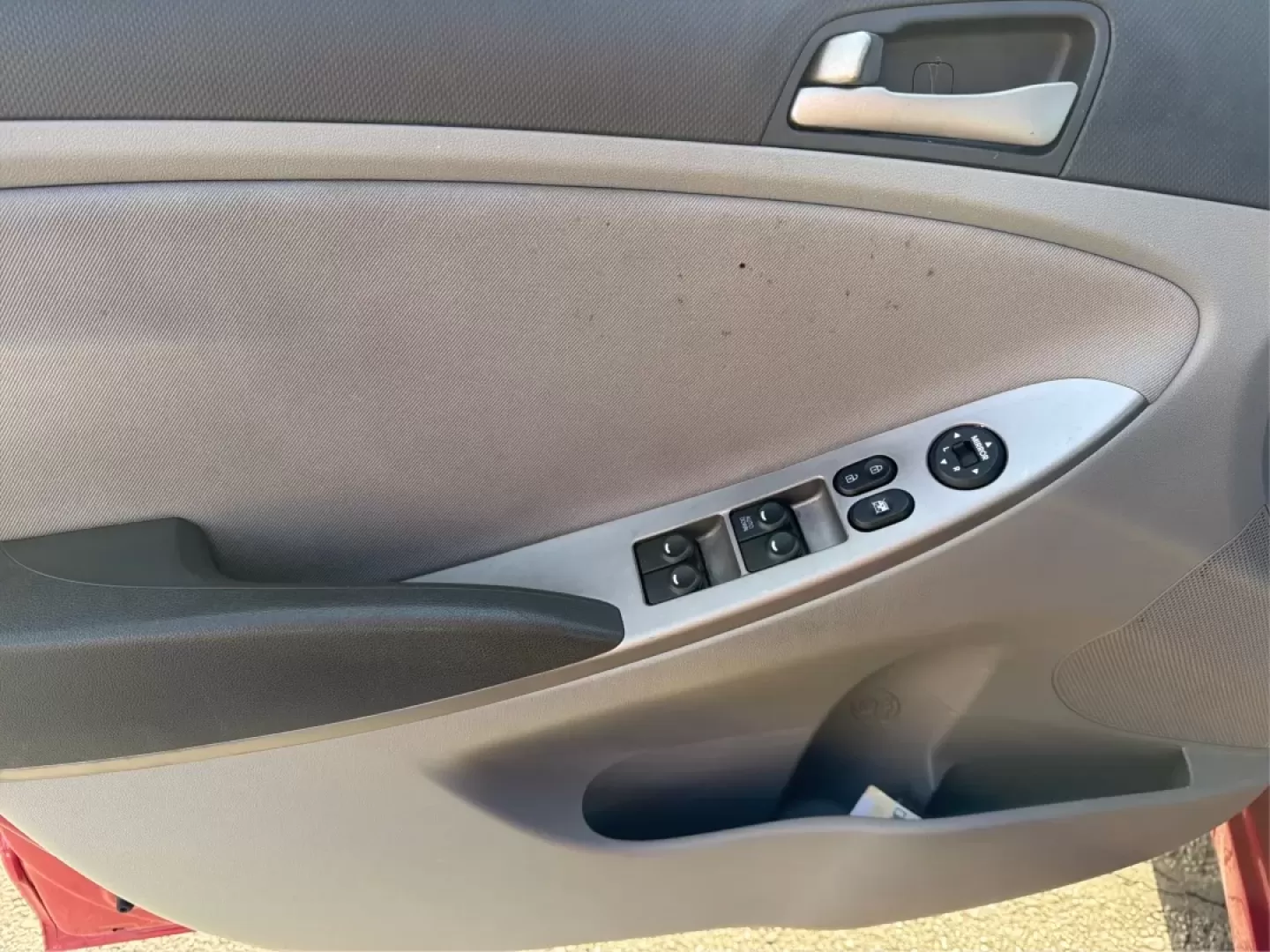 2016 Hyundai Accent SE (KMHCT4AE7GU) with an 1.6L I-4 gasoline direct injection engine, located at 1951 S Dayton Lakeview Rd., New Carlisle, OH, 45344, (937) 908-9800, 39.890999, -84.050255 - **Discover Your Next Adventure with This 2016 Hyundai Accent SE Sedan!**<br /> <br /> Are you looking for a reliable vehicle to elevate your daily commute or weekend getaways? Look no further than the stunning 2016 Hyundai Accent SE Sedan available at Advantage Car and Credit. Located at 1951 S Dayt - Photo#16