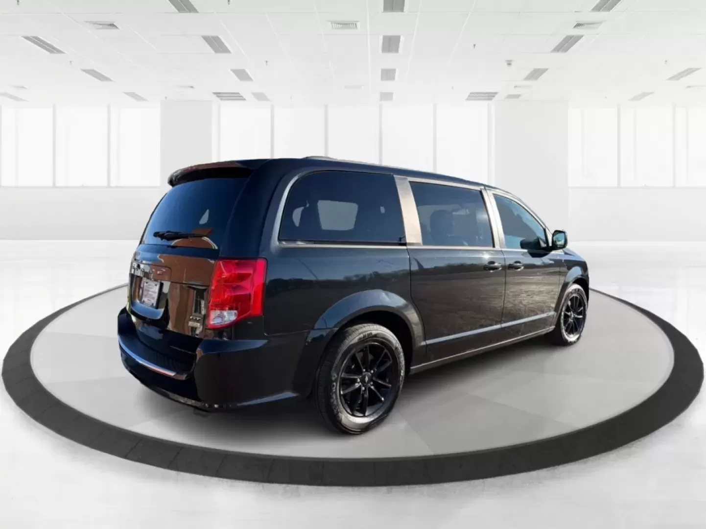 2019 Dodge Grand Caravan GT (2C4RDGEG3KR) with an Pentastar 3.6L V-6 DOHC engine, located at 1099 N County Rd 25A , Troy, OH, 45373, (937) 908-9800, 40.057079, -84.212883 - Step into the world of family adventures and daily commutes with the 2019 Dodge Grand Caravan GT, now available at Advantage Car and Credit - Piqua in Piqua, OH. Whether you're shuttling the kids to soccer practice or planning a weekend getaway, this versatile passenger van is designed to meet all y - Photo#2