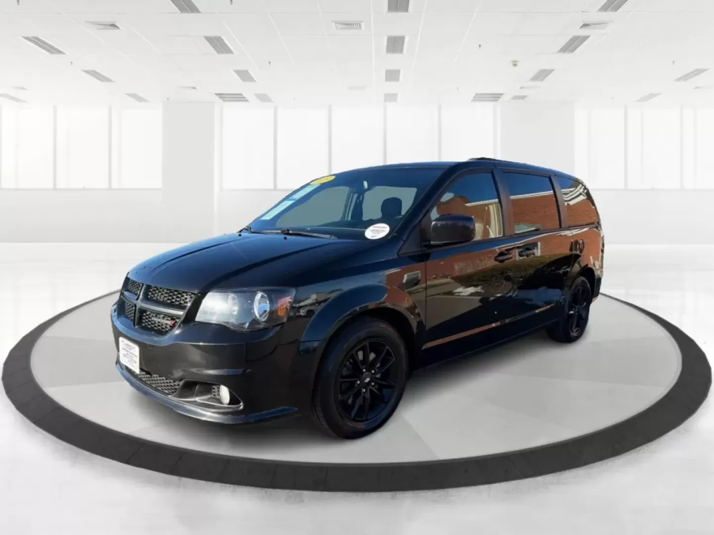 2019 Dodge Grand Caravan GT (2C4RDGEG3KR) with an Pentastar 3.6L V-6 DOHC engine, located at 1099 N County Rd 25A , Troy, OH, 45373, (937) 908-9800, 40.057079, -84.212883 - Step into the world of family adventures and daily commutes with the 2019 Dodge Grand Caravan GT, now available at Advantage Car and Credit - Piqua in Piqua, OH. Whether you're shuttling the kids to soccer practice or planning a weekend getaway, this versatile passenger van is designed to meet all y - Photo#8