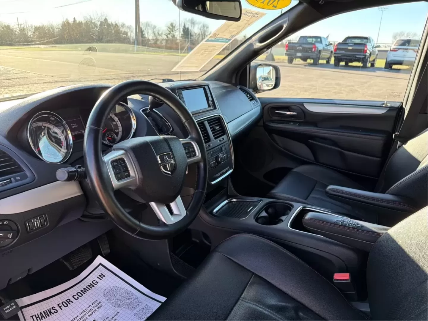 2019 Dodge Grand Caravan GT (2C4RDGEG3KR) with an Pentastar 3.6L V-6 DOHC engine, located at 1099 N County Rd 25A , Troy, OH, 45373, (937) 908-9800, 40.057079, -84.212883 - Step into the world of family adventures and daily commutes with the 2019 Dodge Grand Caravan GT, now available at Advantage Car and Credit - Piqua in Piqua, OH. Whether you're shuttling the kids to soccer practice or planning a weekend getaway, this versatile passenger van is designed to meet all y - Photo#9
