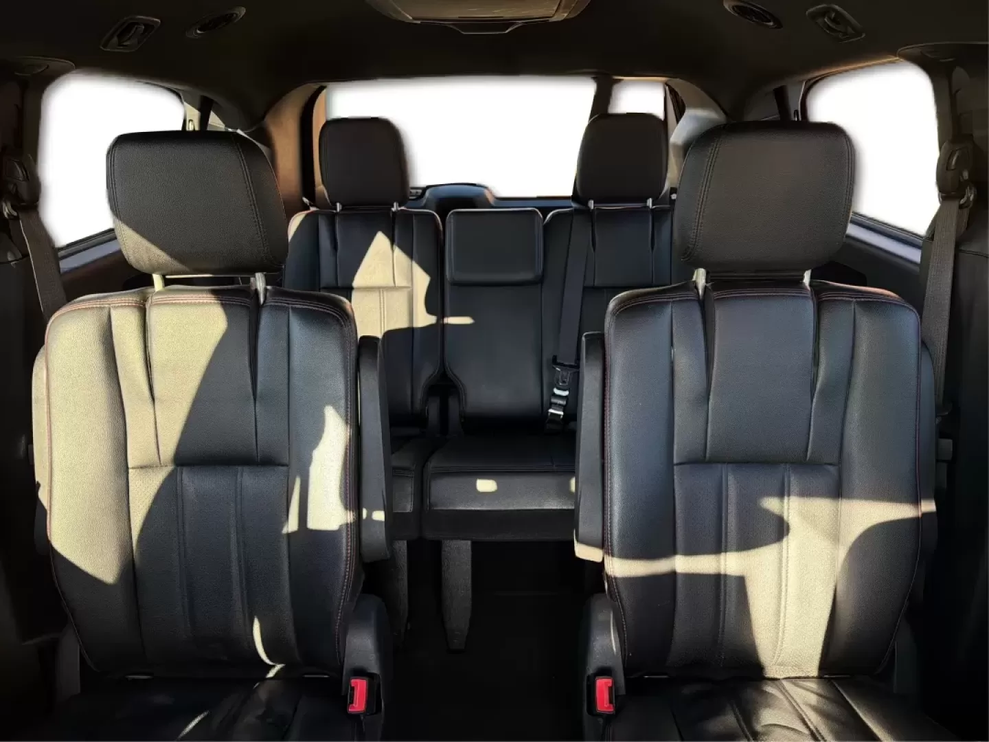 2019 Dodge Grand Caravan GT (2C4RDGEG3KR) with an Pentastar 3.6L V-6 DOHC engine, located at 1099 N County Rd 25A , Troy, OH, 45373, (937) 908-9800, 40.057079, -84.212883 - Step into the world of family adventures and daily commutes with the 2019 Dodge Grand Caravan GT, now available at Advantage Car and Credit - Piqua in Piqua, OH. Whether you're shuttling the kids to soccer practice or planning a weekend getaway, this versatile passenger van is designed to meet all y - Photo#14