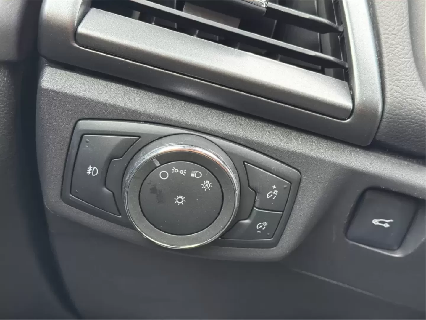 2016 Ford Fusion Titanium (3FA6P0D99GR) with an EcoBoost 2L I-4 gasoline direct injection engine, located at 8750 N County Rd 25A, Piqua, OH, 45356, (937) 908-9800, 40.164391, -84.232513 - **Experience Everyday Luxury with the 2016 Ford Fusion Titanium - Perfect for Your Active Lifestyle!**<br /> <br /> Elevate your daily commute or weekend getaways with the stunning 2016 Ford Fusion Titanium, now available at Advantage Car and Credit Piqua, located at 8750 N County Rd 25A, Piqua, OH - Photo#17