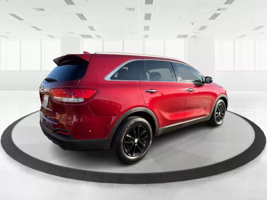 2017 Kia Sorento 2.4L LX (5XYPGDA38HG) with an 2.4L I-4 gasoline direct injection engine, located at 1184 Kauffman Ave, Fairborn, OH, 45324, (937) 908-9800, 39.807072, -84.030914 - **Adventure Awaits with the 2017 Kia Sorento at Advantage Car and Credit Fairborn!**<br /> <br /> Are you searching for the perfect SUV that can handle both your daily commute and weekend adventures? Look no further than this stunning 2017 Kia Sorento, located right here at Advantage Car and Credit - Photo#2