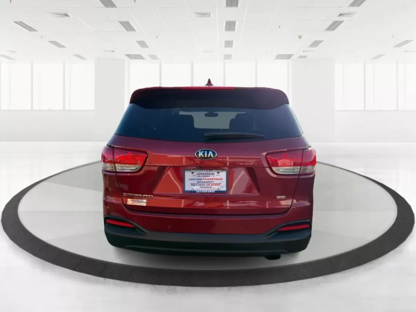 2017 Kia Sorento 2.4L LX (5XYPGDA38HG) with an 2.4L I-4 gasoline direct injection engine, located at 1184 Kauffman Ave, Fairborn, OH, 45324, (937) 908-9800, 39.807072, -84.030914 - **Adventure Awaits with the 2017 Kia Sorento at Advantage Car and Credit Fairborn!**<br /> <br /> Are you searching for the perfect SUV that can handle both your daily commute and weekend adventures? Look no further than this stunning 2017 Kia Sorento, located right here at Advantage Car and Credit - Photo#3