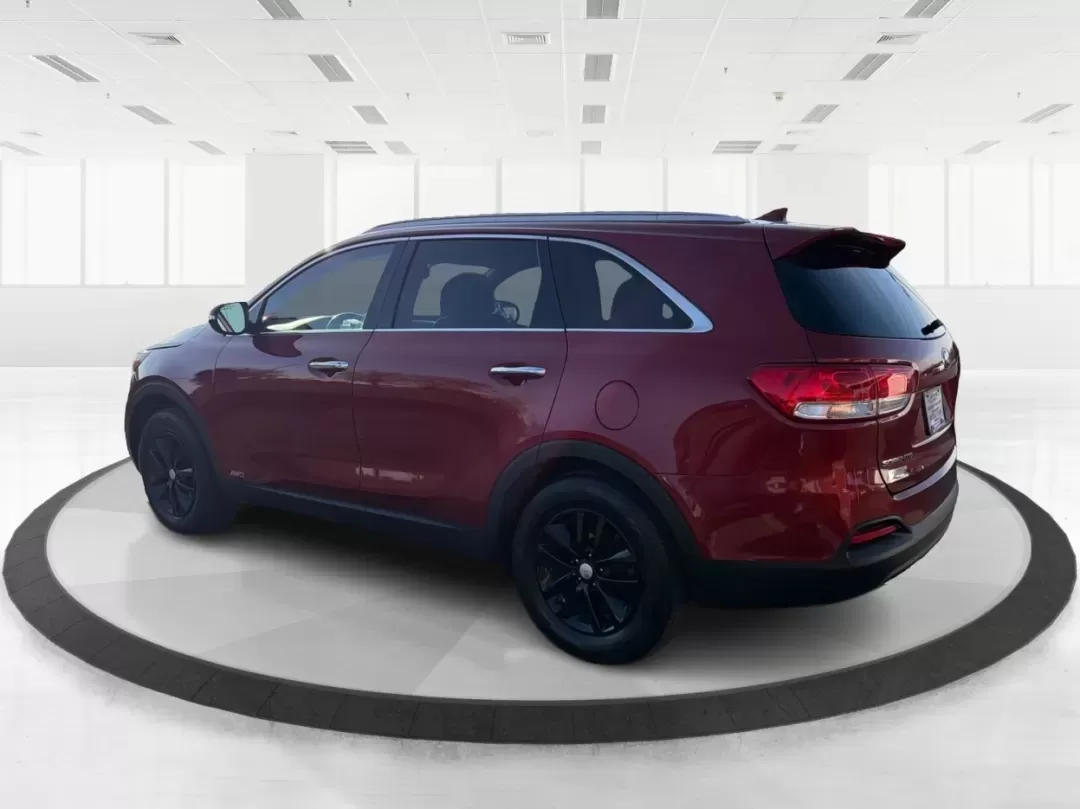 2017 Kia Sorento 2.4L LX (5XYPGDA38HG) with an 2.4L I-4 gasoline direct injection engine, located at 1184 Kauffman Ave, Fairborn, OH, 45324, (937) 908-9800, 39.807072, -84.030914 - **Adventure Awaits with the 2017 Kia Sorento at Advantage Car and Credit Fairborn!**<br /> <br /> Are you searching for the perfect SUV that can handle both your daily commute and weekend adventures? Look no further than this stunning 2017 Kia Sorento, located right here at Advantage Car and Credit - Photo#4