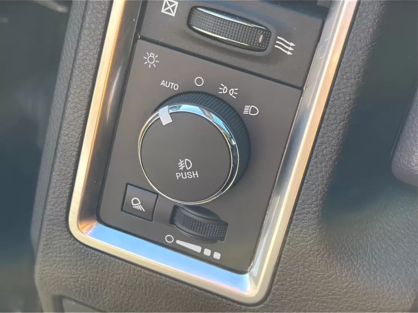 2019 Ram 1500 Warlock Quad Cab 4x4 6'4 Box (1C6RR7GT7KS) with an Other engine, located at 880 E. National Road, Vandalia, OH, 45377, (937) 908-9800, 39.891918, -84.183594 - **Unleash Your Adventures with the 2019 Ram 1500 Warlock Quad Cab 4x4!**<br /> <br /> Are you in search of the perfect truck to elevate your weekend adventures or tackle your weekday commutes? Look no further! The 2019 Ram 1500 Warlock Quad Cab 4x4 is designed to handle anything from family outings - Photo#16