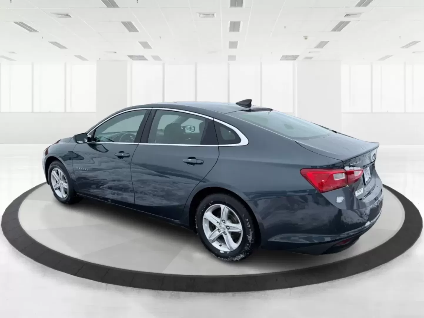 2020 Chevrolet Malibu LS (1G1ZB5ST8LF) with an 1.5L L4 DOHC 16V engine, 6-Speed Automatic transmission, located at 1951 S Dayton Lakeview Rd., New Carlisle, OH, 45344, (937) 908-9800, 39.890999, -84.050255 - **Unlock a New Chapter in Your Journey with the 2020 Chevrolet Malibu at Advantage Car and Credit - New Carlisle!**<br /> <br /> Are you searching for the perfect sedan that blends style, reliability, and modern technology? Look no further than the 2020 Chevrolet Malibu, available now at Advantage C - Photo#4