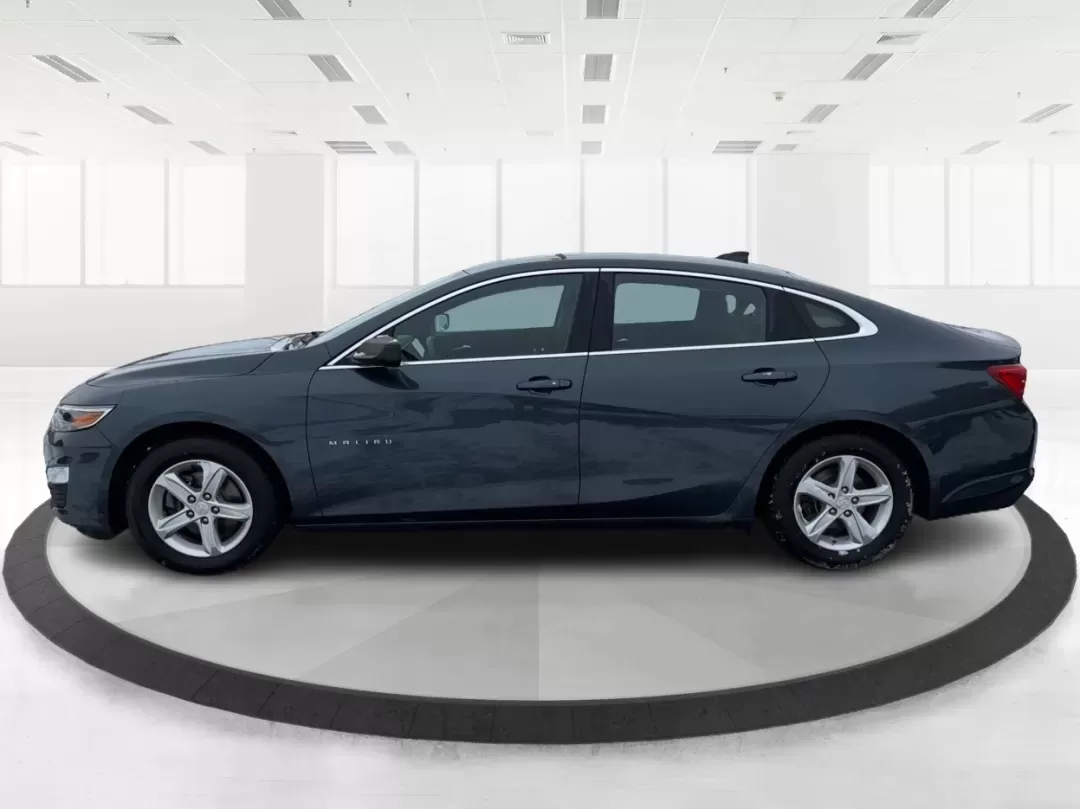 2020 Chevrolet Malibu LS (1G1ZB5ST8LF) with an 1.5L L4 DOHC 16V engine, 6-Speed Automatic transmission, located at 1951 S Dayton Lakeview Rd., New Carlisle, OH, 45344, (937) 908-9800, 39.890999, -84.050255 - **Unlock a New Chapter in Your Journey with the 2020 Chevrolet Malibu at Advantage Car and Credit - New Carlisle!**<br /> <br /> Are you searching for the perfect sedan that blends style, reliability, and modern technology? Look no further than the 2020 Chevrolet Malibu, available now at Advantage C - Photo#5