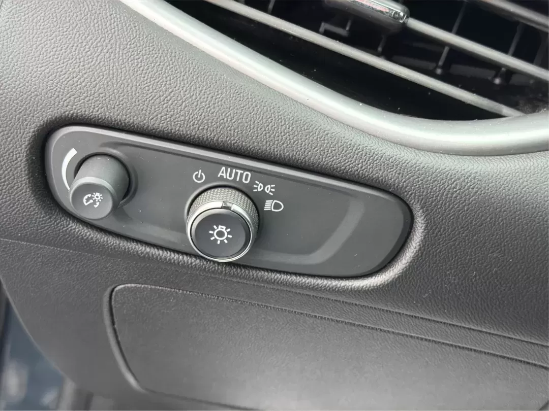 2020 Chevrolet Malibu LS (1G1ZB5ST8LF) with an 1.5L L4 DOHC 16V engine, 6-Speed Automatic transmission, located at 1951 S Dayton Lakeview Rd., New Carlisle, OH, 45344, (937) 908-9800, 39.890999, -84.050255 - **Unlock a New Chapter in Your Journey with the 2020 Chevrolet Malibu at Advantage Car and Credit - New Carlisle!**<br /> <br /> Are you searching for the perfect sedan that blends style, reliability, and modern technology? Look no further than the 2020 Chevrolet Malibu, available now at Advantage C - Photo#17