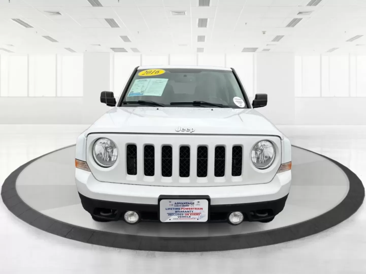 2016 Jeep Patriot Latitude (1C4NJRFB1GD) with an 2.4L I-4 DOHC engine, located at 1184 Kauffman Ave, Fairborn, OH, 45324, (937) 908-9800, 39.807072, -84.030914 - ### Discover Your Next Adventure with the 2016 Jeep Patriot Latitude at Advantage Car and Credit Fairborn<br /> <br /> Embrace the freedom of the open road with the remarkable 2016 Jeep Patriot Latitude, available now at Advantage Car and Credit in Fairborn, OH. This versatile SUV is ideal for thos - Photo#7