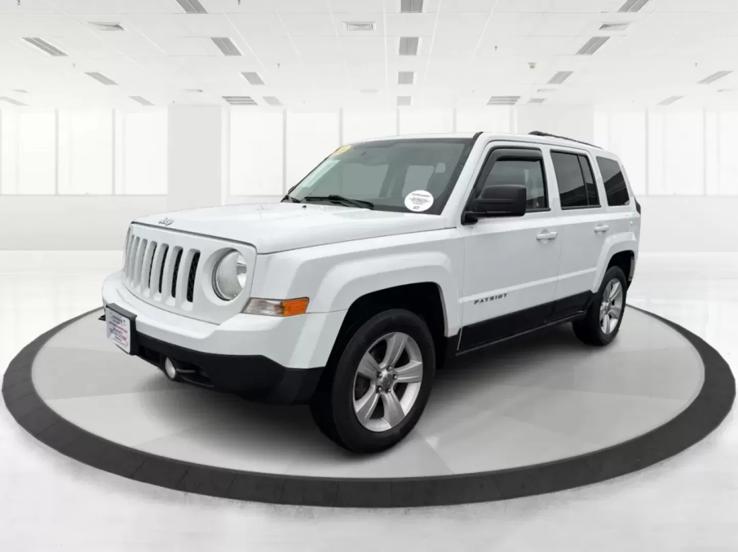 2016 Jeep Patriot Latitude (1C4NJRFB1GD) with an 2.4L I-4 DOHC engine, located at 1184 Kauffman Ave, Fairborn, OH, 45324, (937) 908-9800, 39.807072, -84.030914 - ### Discover Your Next Adventure with the 2016 Jeep Patriot Latitude at Advantage Car and Credit Fairborn<br /> <br /> Embrace the freedom of the open road with the remarkable 2016 Jeep Patriot Latitude, available now at Advantage Car and Credit in Fairborn, OH. This versatile SUV is ideal for thos - Photo#8