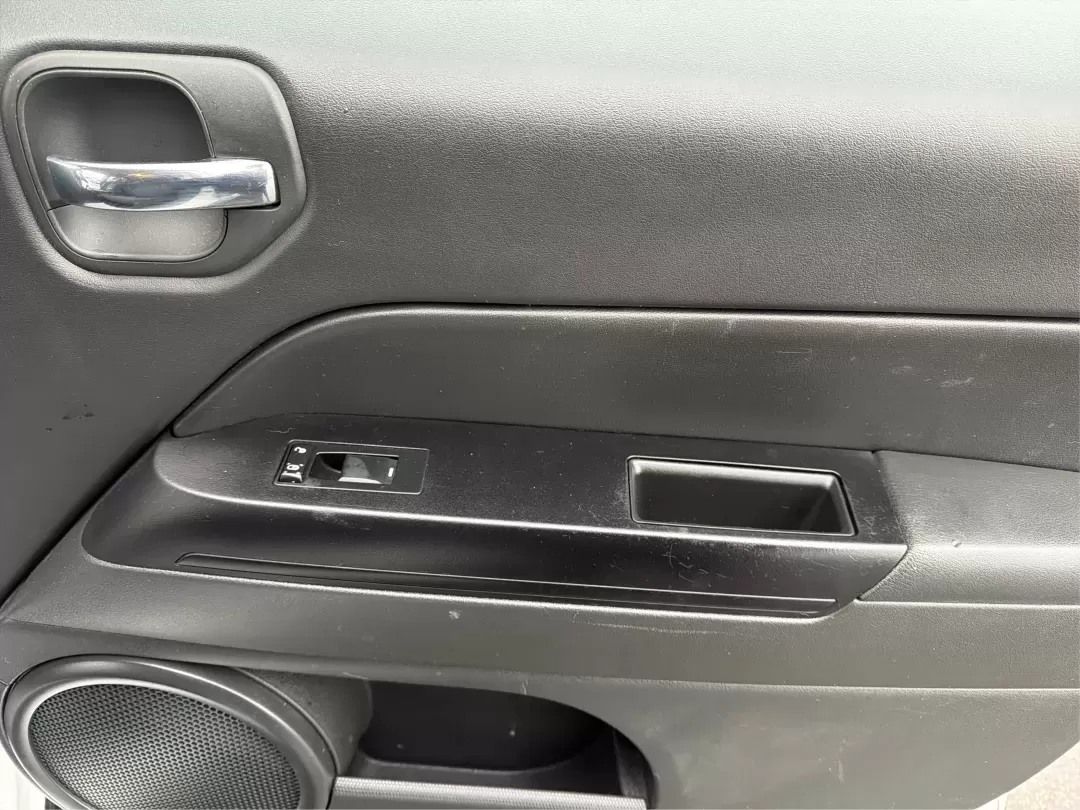 2016 Jeep Patriot Latitude (1C4NJRFB1GD) with an 2.4L I-4 DOHC engine, located at 1184 Kauffman Ave, Fairborn, OH, 45324, (937) 908-9800, 39.807072, -84.030914 - ### Discover Your Next Adventure with the 2016 Jeep Patriot Latitude at Advantage Car and Credit Fairborn<br /> <br /> Embrace the freedom of the open road with the remarkable 2016 Jeep Patriot Latitude, available now at Advantage Car and Credit in Fairborn, OH. This versatile SUV is ideal for thos - Photo#18