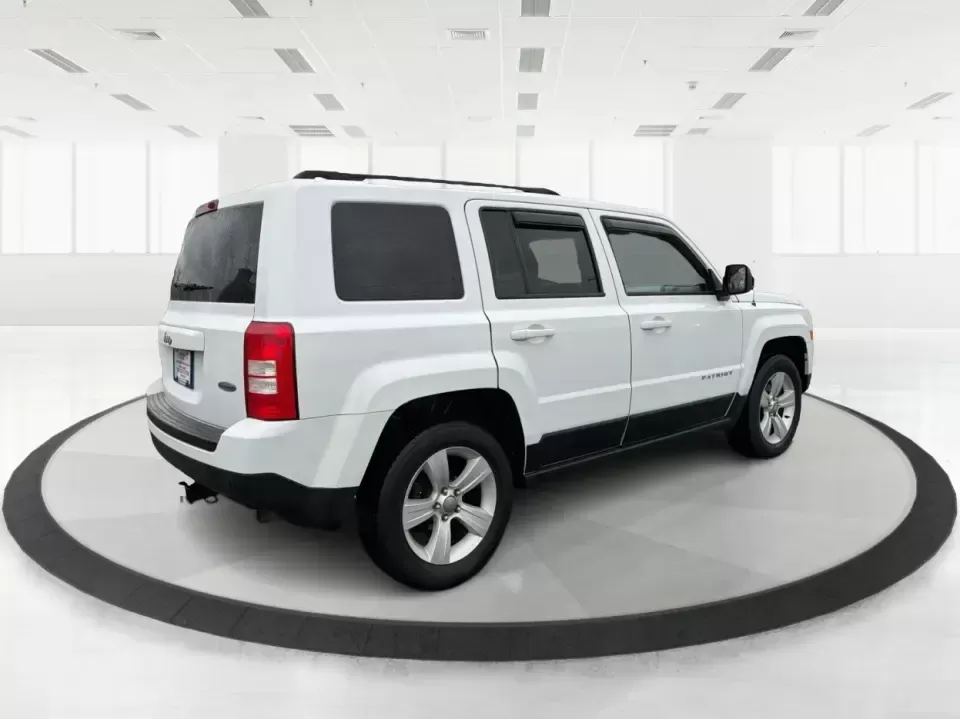 2016 Jeep Patriot Latitude (1C4NJRFB1GD) with an 2.4L I-4 DOHC engine, Automatic transmission, located at 880 E. National Road, Vandalia, OH, 45377, (937) 908-9800, 39.891918, -84.183594 - ### Discover Your Next Adventure with the 2016 Jeep Patriot Latitude at Advantage Car and Credit Fairborn<br /> <br /> Embrace the freedom of the open road with the remarkable 2016 Jeep Patriot Latitude, available now at Advantage Car and Credit in Fairborn, OH. This versatile SUV is ideal for thos - Photo#2