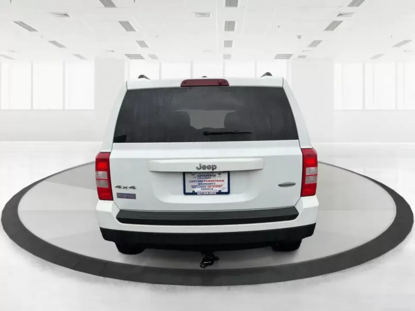 2016 Jeep Patriot Latitude (1C4NJRFB1GD) with an 2.4L I-4 DOHC engine, Automatic transmission, located at 880 E. National Road, Vandalia, OH, 45377, (937) 908-9800, 39.891918, -84.183594 - ### Discover Your Next Adventure with the 2016 Jeep Patriot Latitude at Advantage Car and Credit Fairborn<br /> <br /> Embrace the freedom of the open road with the remarkable 2016 Jeep Patriot Latitude, available now at Advantage Car and Credit in Fairborn, OH. This versatile SUV is ideal for thos - Photo#3