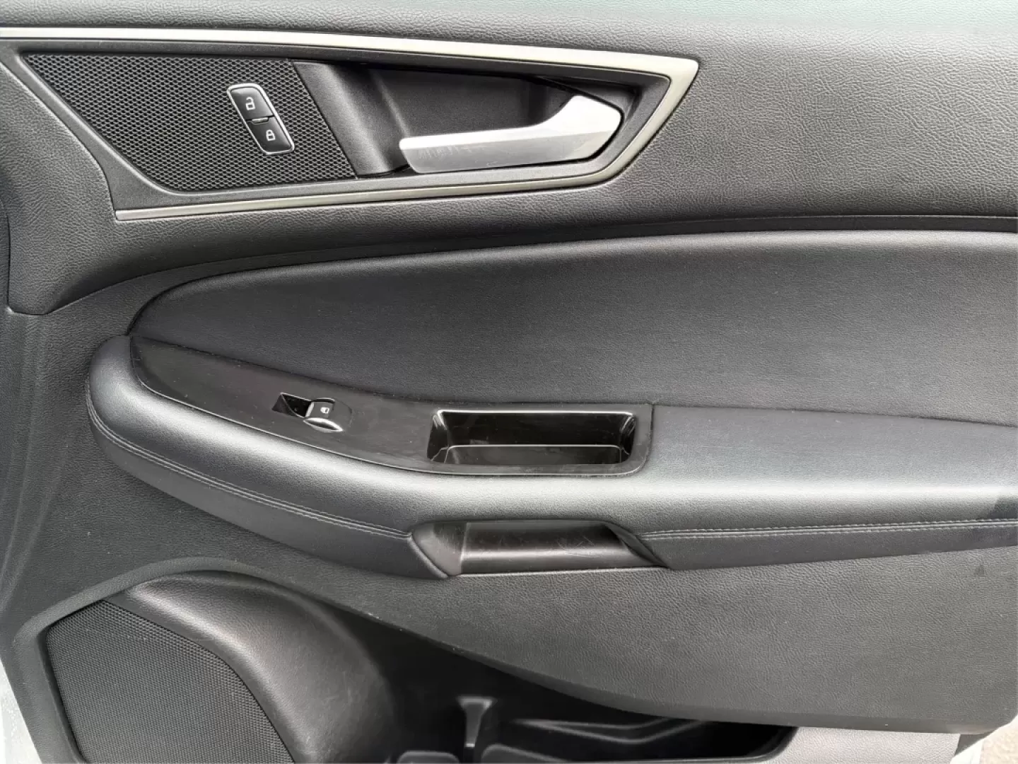 2016 Ford Edge SEL (2FMPK3J98GB) with an Other engine, located at 1099 N County Rd 25A , Troy, OH, 45373, (937) 908-9800, 40.057079, -84.212883 - ### Experience Comfort and Versatility in the 2016 Ford Edge SEL at Advantage Car and Credit - Troy<br /> <br /> Looking for the perfect blend of style, comfort, and functionality? The 2016 Ford Edge SEL, available at Advantage Car and Credit in Troy, OH, is tailored for those who lead an active lif - Photo#20