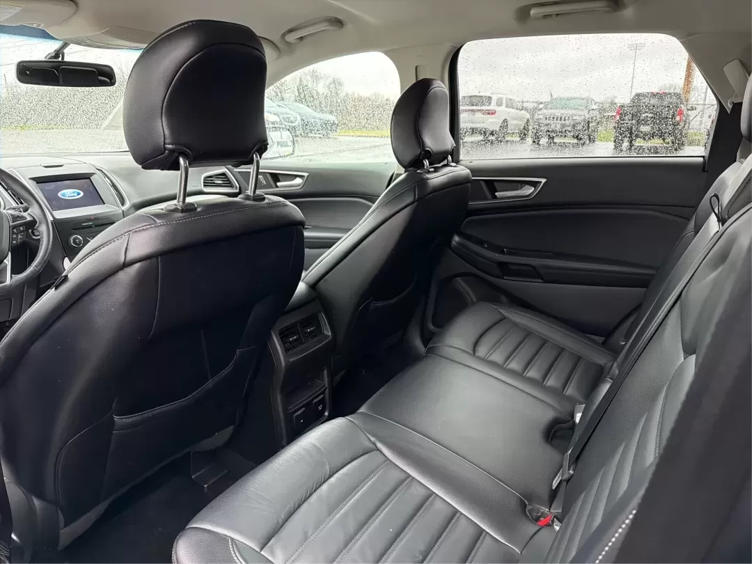 2016 Ford Edge SEL (2FMPK3J98GB) with an 2.0L L4 DOHC 16V engine, 6A transmission, located at 8750 N County Rd 25A, Piqua, OH, 45356, (937) 908-9800, 40.164391, -84.232513 - ### Experience Comfort and Versatility in the 2016 Ford Edge SEL at Advantage Car and Credit - Troy<br /> <br /> Looking for the perfect blend of style, comfort, and functionality? The 2016 Ford Edge SEL, available at Advantage Car and Credit in Troy, OH, is tailored for those who lead an active lif - Photo#10