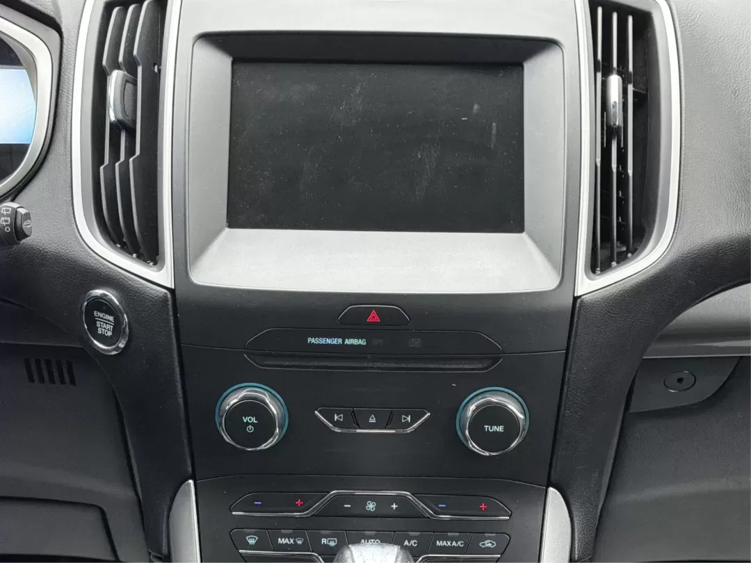 2016 Ford Edge SEL (2FMPK3J98GB) with an 2.0L L4 DOHC 16V engine, 6A transmission, located at 8750 N County Rd 25A, Piqua, OH, 45356, (937) 908-9800, 40.164391, -84.232513 - ### Experience Comfort and Versatility in the 2016 Ford Edge SEL at Advantage Car and Credit - Troy<br /> <br /> Looking for the perfect blend of style, comfort, and functionality? The 2016 Ford Edge SEL, available at Advantage Car and Credit in Troy, OH, is tailored for those who lead an active lif - Photo#13