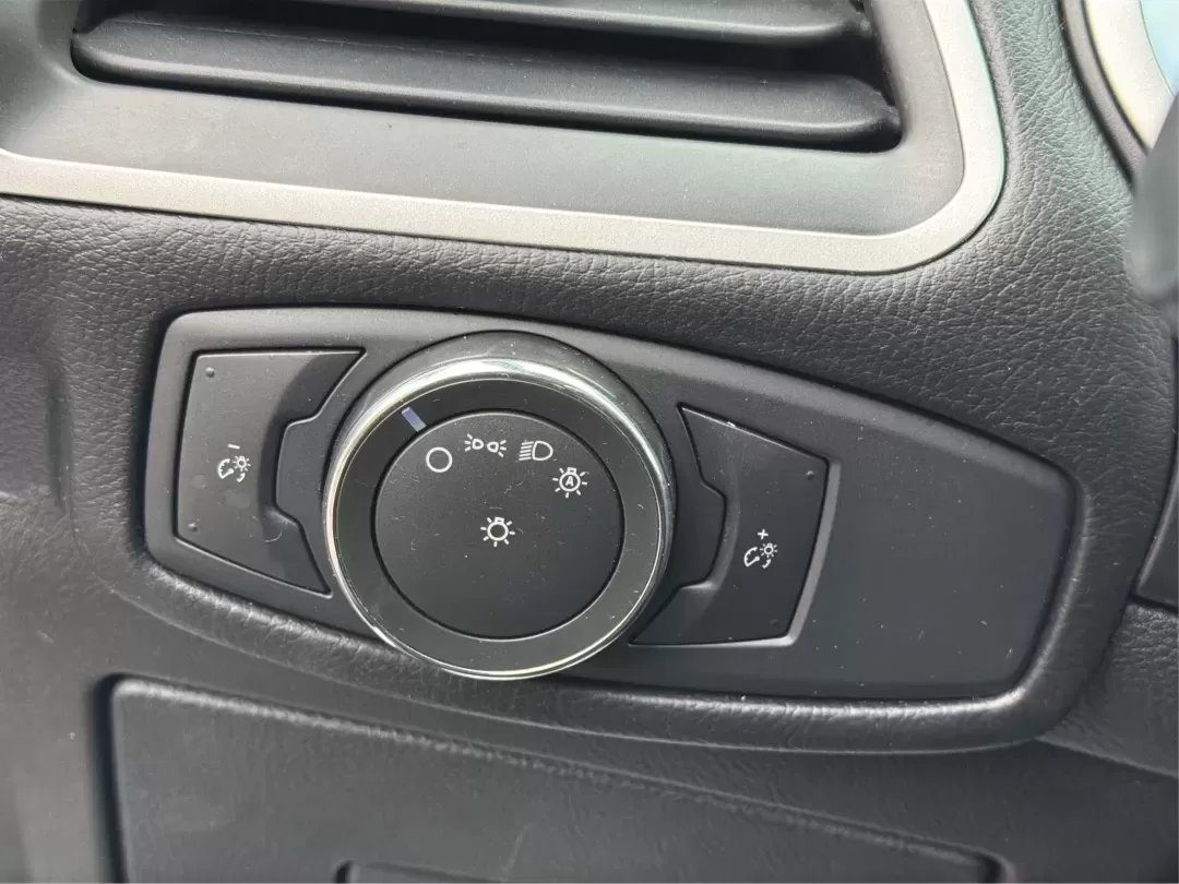 2016 Ford Edge SEL (2FMPK3J98GB) with an 2.0L L4 DOHC 16V engine, 6A transmission, located at 8750 N County Rd 25A, Piqua, OH, 45356, (937) 908-9800, 40.164391, -84.232513 - ### Experience Comfort and Versatility in the 2016 Ford Edge SEL at Advantage Car and Credit - Troy<br /> <br /> Looking for the perfect blend of style, comfort, and functionality? The 2016 Ford Edge SEL, available at Advantage Car and Credit in Troy, OH, is tailored for those who lead an active lif - Photo#17