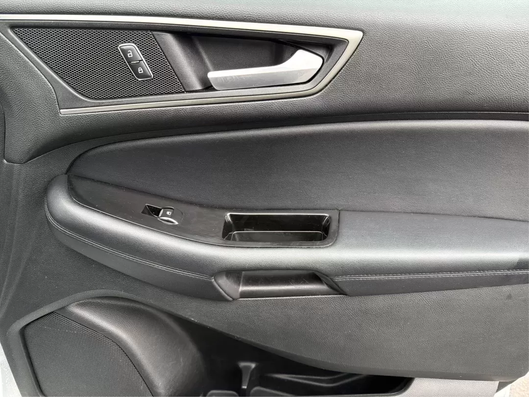 2016 Ford Edge SEL (2FMPK3J98GB) with an 2.0L L4 DOHC 16V engine, 6A transmission, located at 8750 N County Rd 25A, Piqua, OH, 45356, (937) 908-9800, 40.164391, -84.232513 - ### Experience Comfort and Versatility in the 2016 Ford Edge SEL at Advantage Car and Credit - Troy<br /> <br /> Looking for the perfect blend of style, comfort, and functionality? The 2016 Ford Edge SEL, available at Advantage Car and Credit in Troy, OH, is tailored for those who lead an active lif - Photo#20