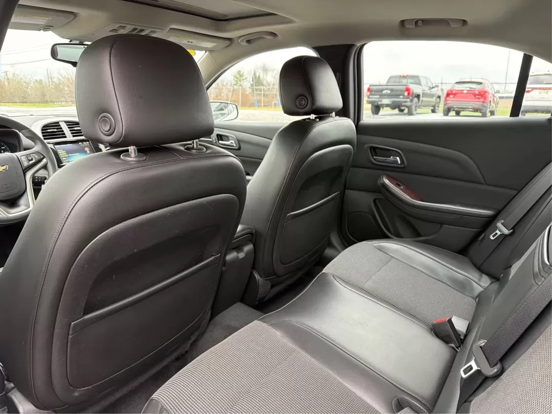 2013 Chevrolet Malibu 1LT (1G11C5SA5DF) with an ECOTEC 2.5L I-4 gasoline direct injection engine, located at 4508 South Dixie Dr, Moraine, OH, 45439, (937) 908-9800, 39.689976, -84.218452 - **Experience Comfort and Reliability with the 2013 Chevrolet Malibu 1LT at Advantage Car and Credit - Moraine**<br /> <br /> Are you searching for the perfect vehicle that combines comfort, style, and affordability? Look no further! The 2013 Chevrolet Malibu 1LT is ideal for daily commuters, growing - Photo#10