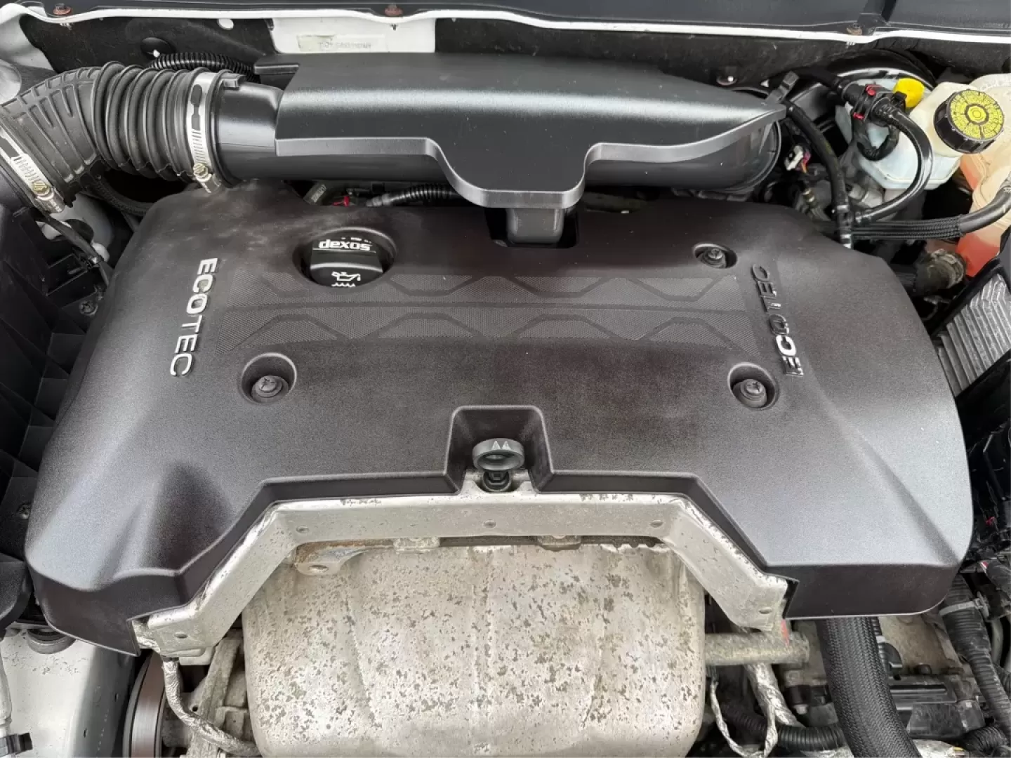 2013 Chevrolet Malibu 1LT (1G11C5SA5DF) with an ECOTEC 2.5L I-4 gasoline direct injection engine, located at 4508 South Dixie Dr, Moraine, OH, 45439, (937) 908-9800, 39.689976, -84.218452 - **Experience Comfort and Reliability with the 2013 Chevrolet Malibu 1LT at Advantage Car and Credit - Moraine**<br /> <br /> Are you searching for the perfect vehicle that combines comfort, style, and affordability? Look no further! The 2013 Chevrolet Malibu 1LT is ideal for daily commuters, growing - Photo#11