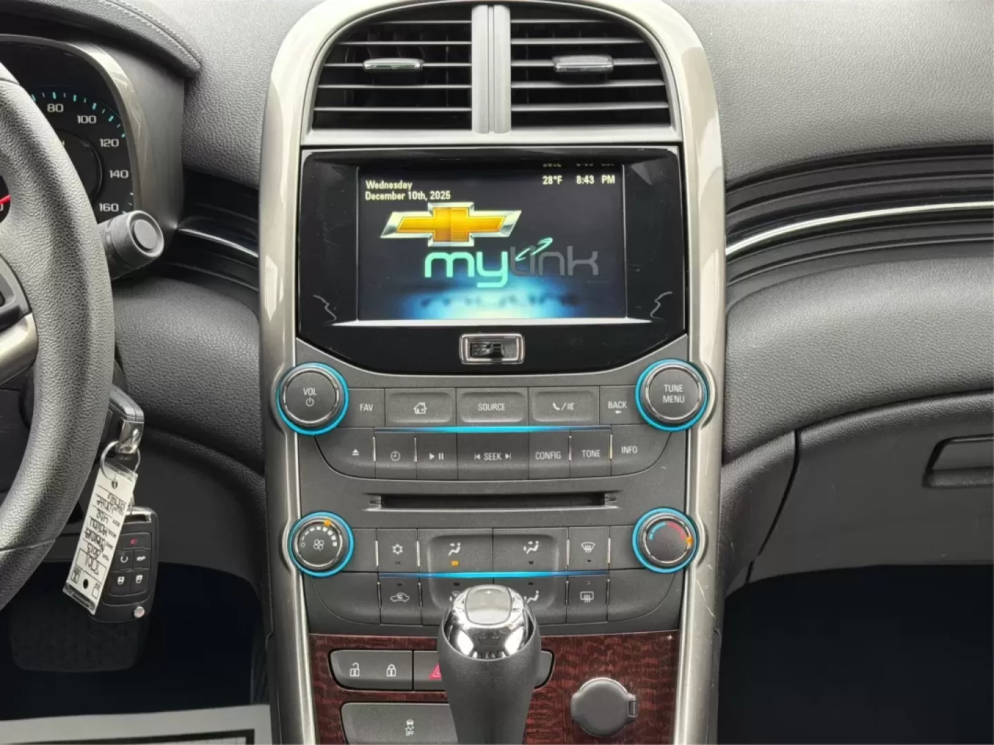 2013 Chevrolet Malibu 1LT (1G11C5SA5DF) with an ECOTEC 2.5L I-4 gasoline direct injection engine, located at 4508 South Dixie Dr, Moraine, OH, 45439, (937) 908-9800, 39.689976, -84.218452 - **Experience Comfort and Reliability with the 2013 Chevrolet Malibu 1LT at Advantage Car and Credit - Moraine**<br /> <br /> Are you searching for the perfect vehicle that combines comfort, style, and affordability? Look no further! The 2013 Chevrolet Malibu 1LT is ideal for daily commuters, growing - Photo#13