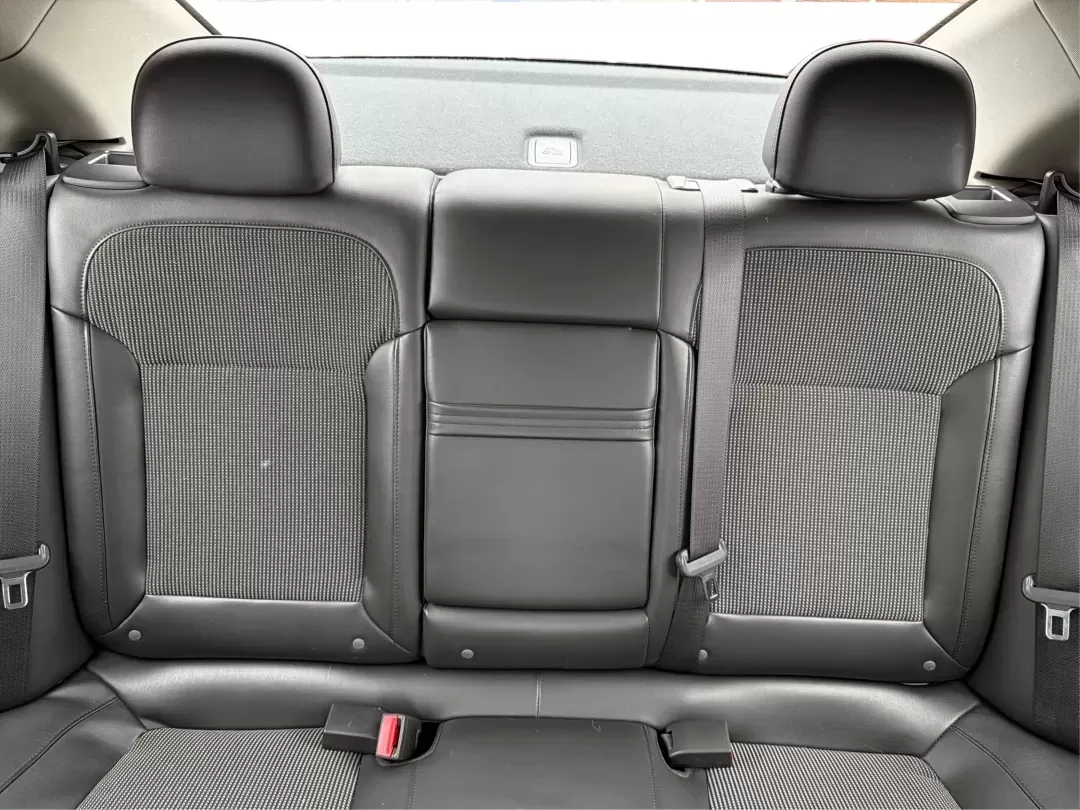 2013 Chevrolet Malibu 1LT (1G11C5SA5DF) with an ECOTEC 2.5L I-4 gasoline direct injection engine, located at 4508 South Dixie Dr, Moraine, OH, 45439, (937) 908-9800, 39.689976, -84.218452 - **Experience Comfort and Reliability with the 2013 Chevrolet Malibu 1LT at Advantage Car and Credit - Moraine**<br /> <br /> Are you searching for the perfect vehicle that combines comfort, style, and affordability? Look no further! The 2013 Chevrolet Malibu 1LT is ideal for daily commuters, growing - Photo#14