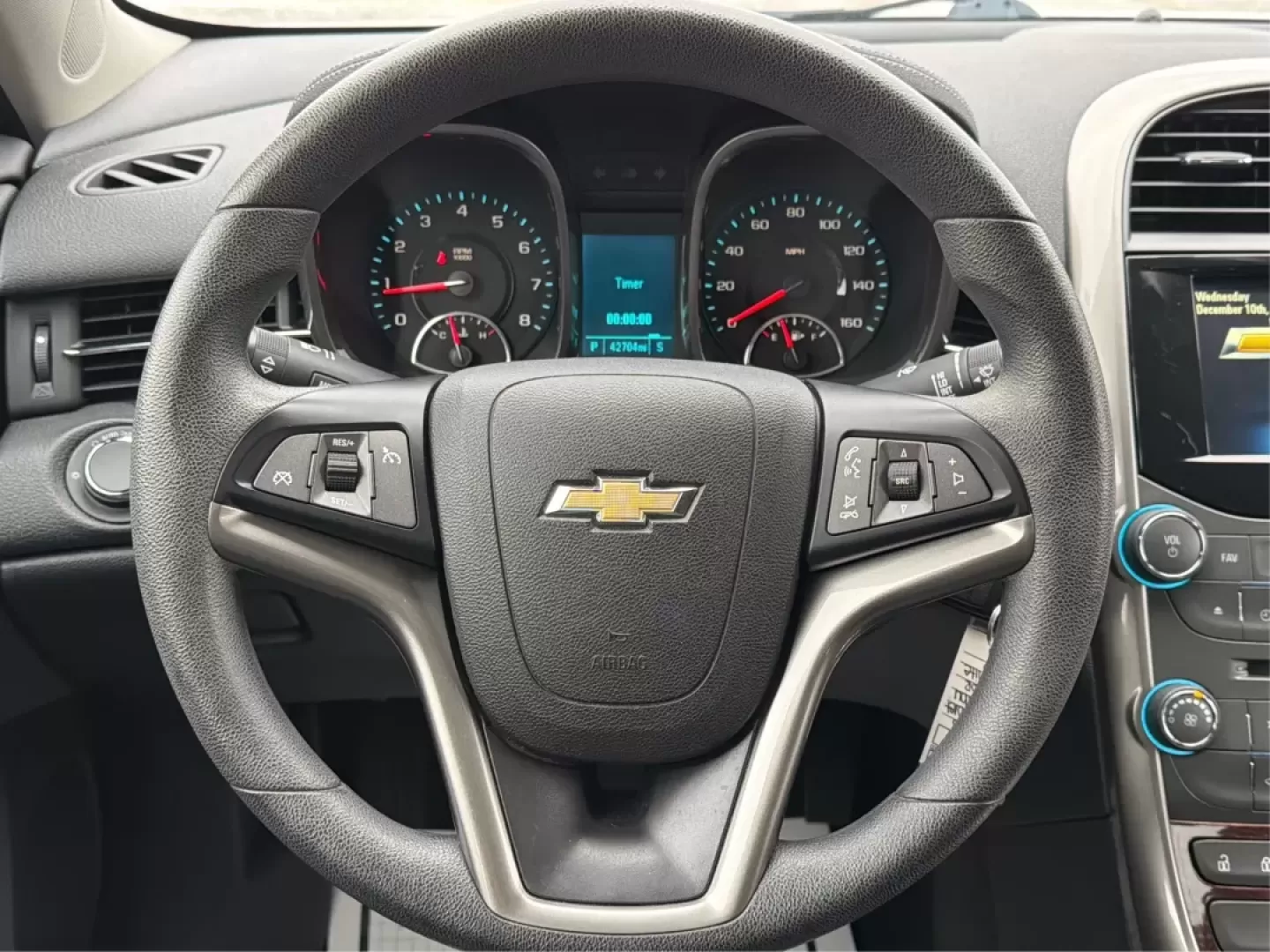 2013 Chevrolet Malibu 1LT (1G11C5SA5DF) with an ECOTEC 2.5L I-4 gasoline direct injection engine, located at 4508 South Dixie Dr, Moraine, OH, 45439, (937) 908-9800, 39.689976, -84.218452 - **Experience Comfort and Reliability with the 2013 Chevrolet Malibu 1LT at Advantage Car and Credit - Moraine**<br /> <br /> Are you searching for the perfect vehicle that combines comfort, style, and affordability? Look no further! The 2013 Chevrolet Malibu 1LT is ideal for daily commuters, growing - Photo#16