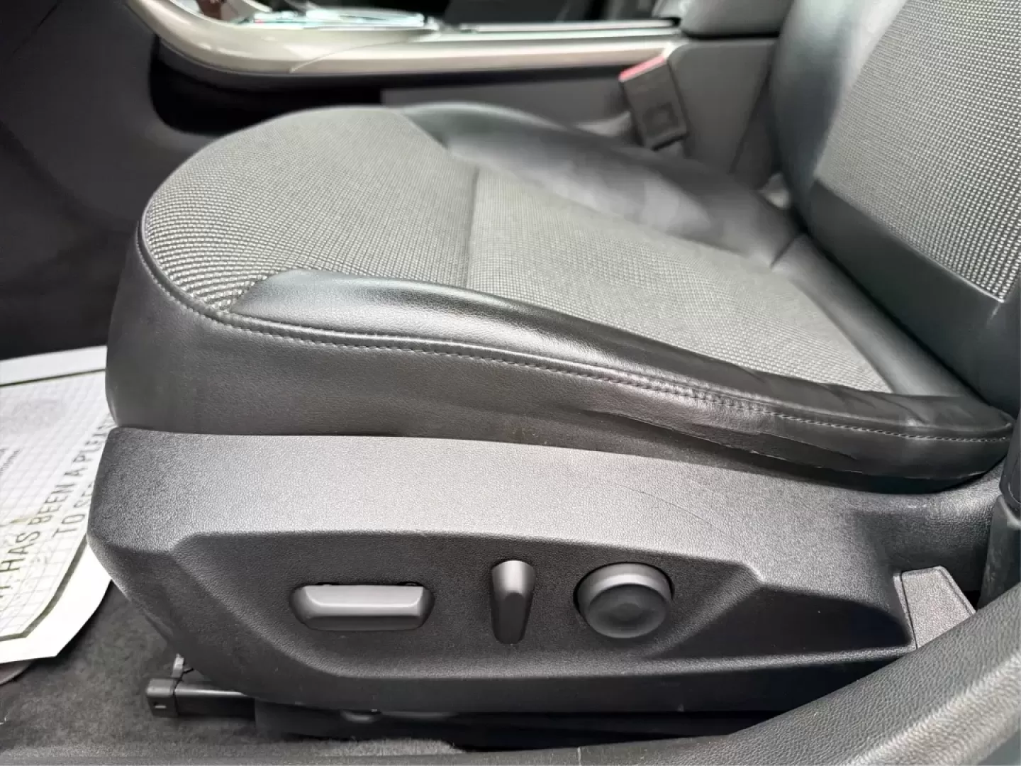 2013 Chevrolet Malibu 1LT (1G11C5SA5DF) with an ECOTEC 2.5L I-4 gasoline direct injection engine, located at 4508 South Dixie Dr, Moraine, OH, 45439, (937) 908-9800, 39.689976, -84.218452 - **Experience Comfort and Reliability with the 2013 Chevrolet Malibu 1LT at Advantage Car and Credit - Moraine**<br /> <br /> Are you searching for the perfect vehicle that combines comfort, style, and affordability? Look no further! The 2013 Chevrolet Malibu 1LT is ideal for daily commuters, growing - Photo#18