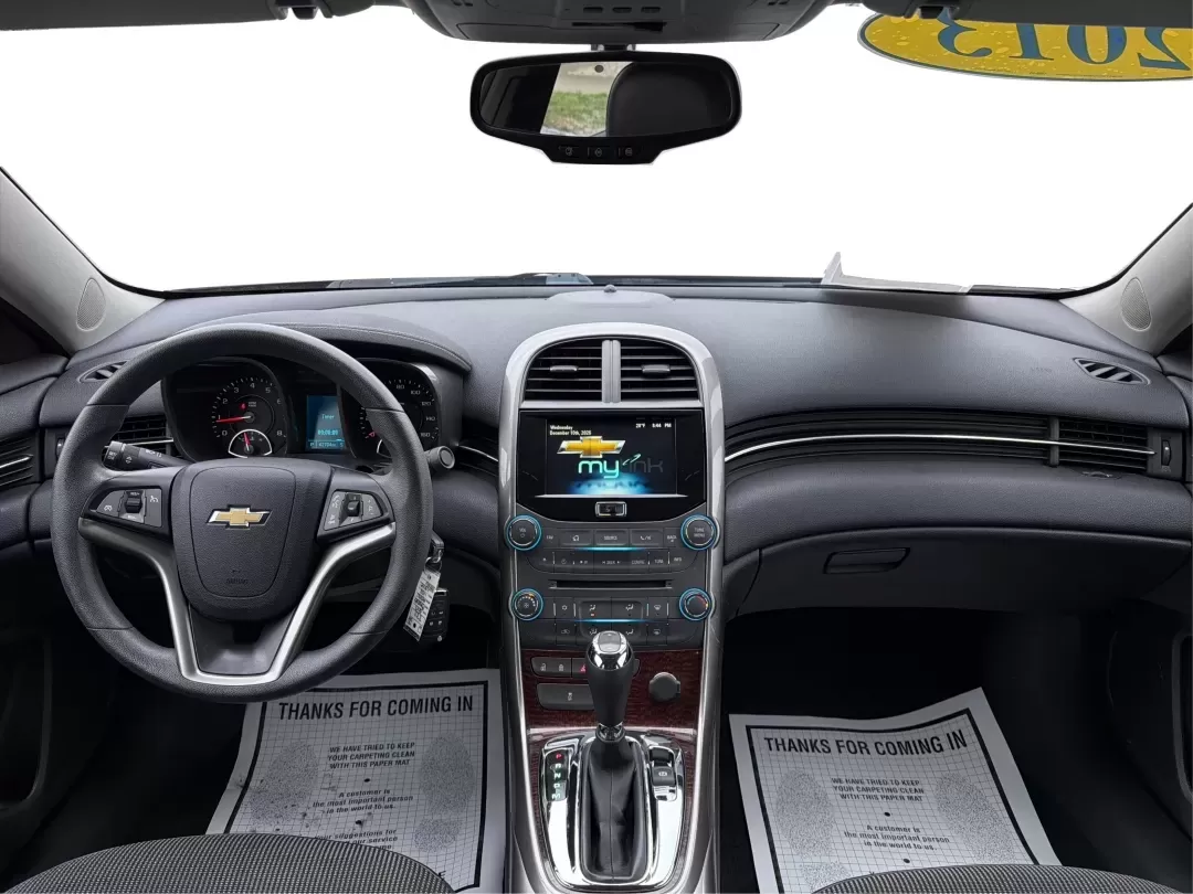 2013 Chevrolet Malibu 1LT (1G11C5SA5DF) with an ECOTEC 2.5L I-4 gasoline direct injection engine, located at 4508 South Dixie Dr, Moraine, OH, 45439, (937) 908-9800, 39.689976, -84.218452 - **Experience Comfort and Reliability with the 2013 Chevrolet Malibu 1LT at Advantage Car and Credit - Moraine**<br /> <br /> Are you searching for the perfect vehicle that combines comfort, style, and affordability? Look no further! The 2013 Chevrolet Malibu 1LT is ideal for daily commuters, growing - Photo#22