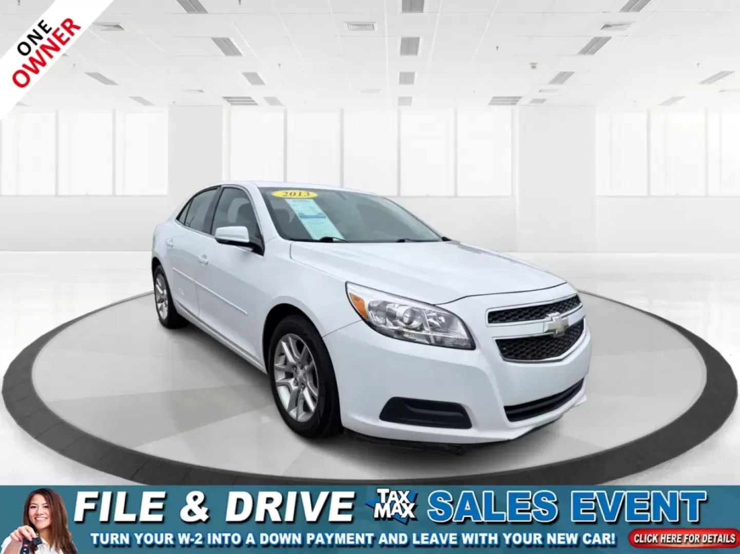 2013 Chevrolet Malibu 1LT (1G11C5SA5DF) with an ECOTEC 2.5L I-4 gasoline direct injection engine, located at 4508 South Dixie Dr, Moraine, OH, 45439, (937) 908-9800, 39.689976, -84.218452 - **Experience Comfort and Reliability with the 2013 Chevrolet Malibu 1LT at Advantage Car and Credit - Moraine**<br /> <br /> Are you searching for the perfect vehicle that combines comfort, style, and affordability? Look no further! The 2013 Chevrolet Malibu 1LT is ideal for daily commuters, growing - Photo#0