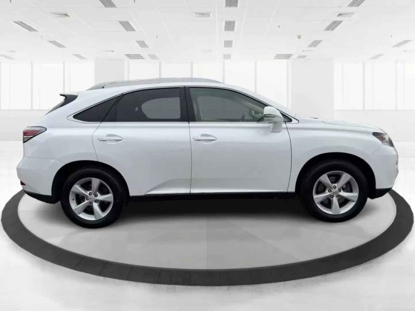 2015 Lexus RX 350 F Sport | Crafted Line (2T2BK1BA3FC) with an 3.5L V-6 DOHC engine, located at 880 E. National Road, Vandalia, OH, 45377, (937) 908-9800, 39.891918, -84.183594 - **Elevate Your Drive with the 2015 Lexus RX 350 Perfect for Family Adventures and Daily Commutes!**<br /> <br /> Are you ready to enhance your lifestyle with a vehicle that combines luxury, performance, and reliability? Look no further than the stunning 2015 Lexus RX 350 at Advantage Car and Credit - Photo#1