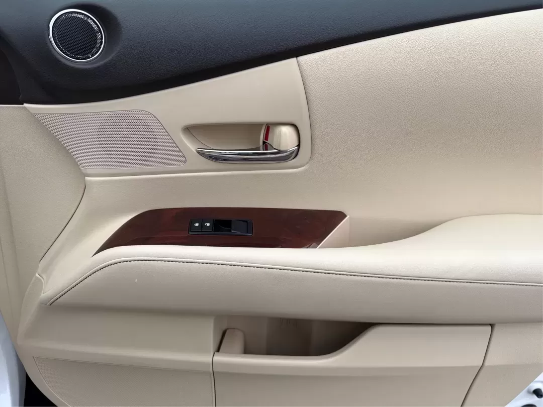 2015 Lexus RX 350 F Sport | Crafted Line (2T2BK1BA3FC) with an 3.5L V-6 DOHC engine, located at 880 E. National Road, Vandalia, OH, 45377, (937) 908-9800, 39.891918, -84.183594 - **Elevate Your Drive with the 2015 Lexus RX 350 Perfect for Family Adventures and Daily Commutes!**<br /> <br /> Are you ready to enhance your lifestyle with a vehicle that combines luxury, performance, and reliability? Look no further than the stunning 2015 Lexus RX 350 at Advantage Car and Credit - Photo#19