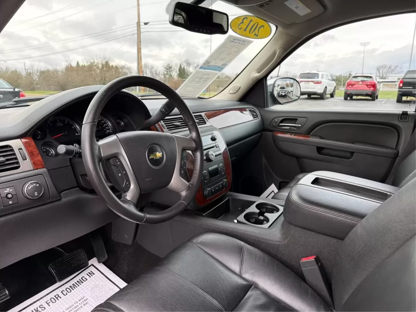 2013 Chevrolet Avalanche LT (3GNTKFE78DG) with an Vortec 5.3L V-8 variable valve control engine, located at 401 Woodman Dr, Riverside, OH, 45431, (937) 908-9800, 39.760899, -84.123421 - Experience Adventure and Utility Like Never Before with the 2013 Chevrolet Avalanche LT from Advantage Car and Credit - Riverside!<br /> <br /> Whether you're gearing up for weekend adventures or simply need a reliable ride for your daily commute, this 2013 Chevrolet Avalanche LT checks all the boxe - Photo#9