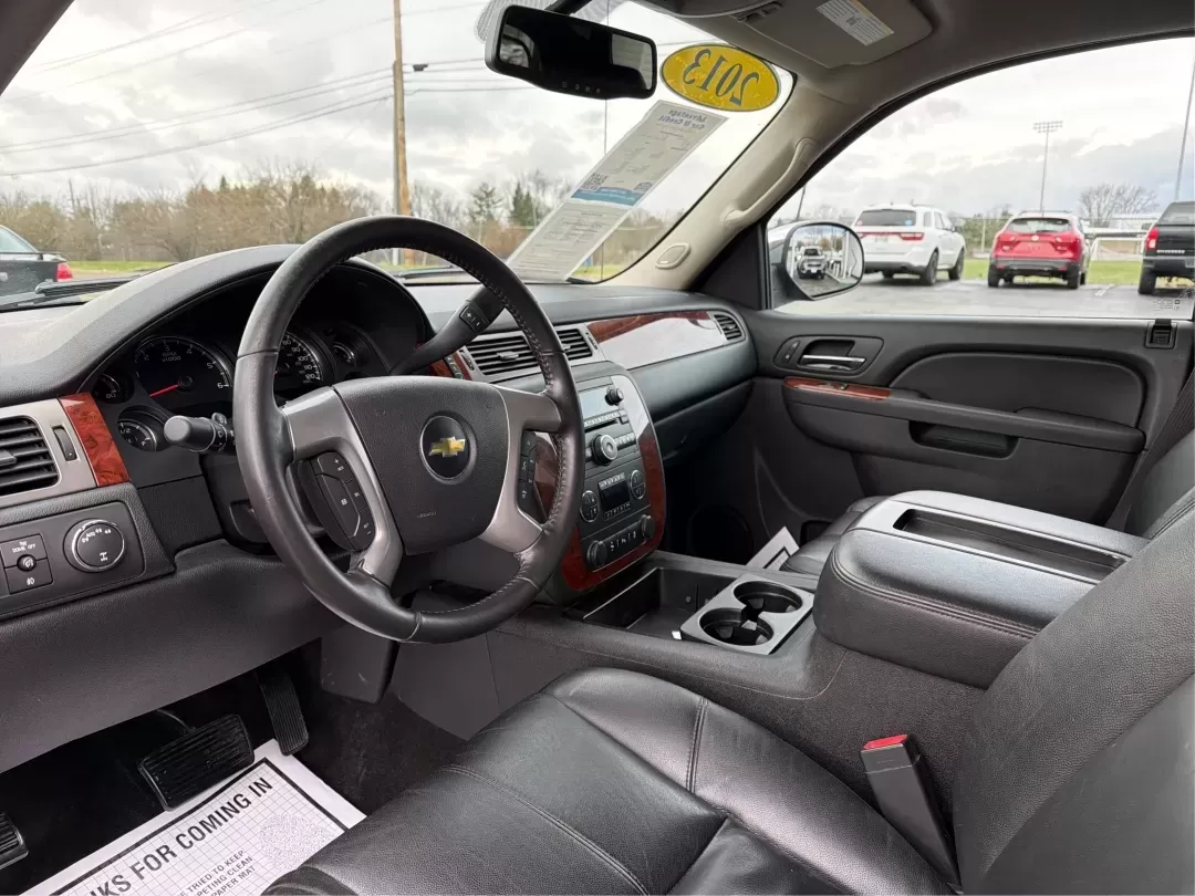 2013 Chevrolet Avalanche LT (3GNTKFE78DG) with an Vortec 5.3L V-8 variable valve control engine, located at 401 Woodman Dr, Riverside, OH, 45431, (937) 908-9800, 39.760899, -84.123421 - Experience Adventure and Utility Like Never Before with the 2013 Chevrolet Avalanche LT from Advantage Car and Credit - Riverside!<br /> <br /> Whether you're gearing up for weekend adventures or simply need a reliable ride for your daily commute, this 2013 Chevrolet Avalanche LT checks all the boxe - Photo#9