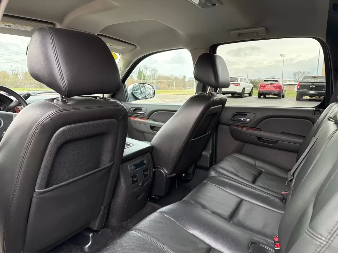 2013 Chevrolet Avalanche LT (3GNTKFE78DG) with an Vortec 5.3L V-8 variable valve control engine, located at 401 Woodman Dr, Riverside, OH, 45431, (937) 908-9800, 39.760899, -84.123421 - Experience Adventure and Utility Like Never Before with the 2013 Chevrolet Avalanche LT from Advantage Car and Credit - Riverside!<br /> <br /> Whether you're gearing up for weekend adventures or simply need a reliable ride for your daily commute, this 2013 Chevrolet Avalanche LT checks all the boxe - Photo#10