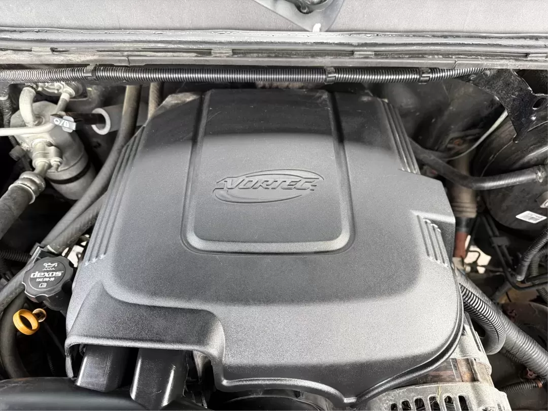 2013 Chevrolet Avalanche LT (3GNTKFE78DG) with an Vortec 5.3L V-8 variable valve control engine, located at 401 Woodman Dr, Riverside, OH, 45431, (937) 908-9800, 39.760899, -84.123421 - Experience Adventure and Utility Like Never Before with the 2013 Chevrolet Avalanche LT from Advantage Car and Credit - Riverside!<br /> <br /> Whether you're gearing up for weekend adventures or simply need a reliable ride for your daily commute, this 2013 Chevrolet Avalanche LT checks all the boxe - Photo#11