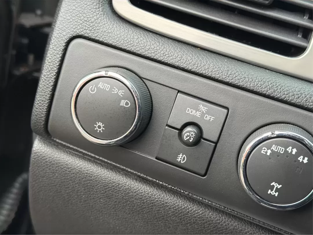 2013 Chevrolet Avalanche LT (3GNTKFE78DG) with an Vortec 5.3L V-8 variable valve control engine, located at 401 Woodman Dr, Riverside, OH, 45431, (937) 908-9800, 39.760899, -84.123421 - Experience Adventure and Utility Like Never Before with the 2013 Chevrolet Avalanche LT from Advantage Car and Credit - Riverside!<br /> <br /> Whether you're gearing up for weekend adventures or simply need a reliable ride for your daily commute, this 2013 Chevrolet Avalanche LT checks all the boxe - Photo#16