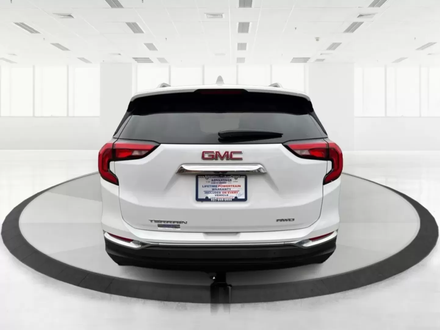 2019 GMC Terrain SLT (3GKALVEVXKL) with an Other engine, located at 8750 N County Rd 25A, Piqua, OH, 45356, (937) 908-9800, 40.164391, -84.232513 - ### Embrace Adventure with the 2019 GMC Terrain SLT Perfect for Your Active Lifestyle!<br /> <br /> Are you ready to elevate your journeys, whether it's a weekend escape to the scenic Miami and Erie Canal or a daily commute through the vibrant streets of Piqua, OH? Meet the 2019 GMC Terrain SLT, an - Photo#3