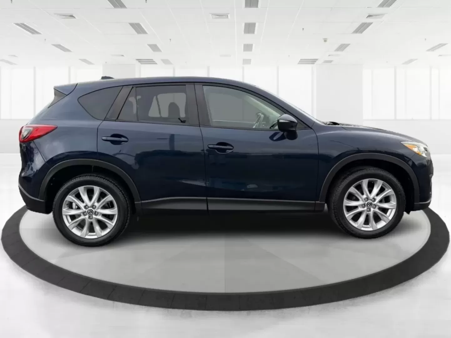 2015 Mazda CX-5 Grand Touring (JM3KE2DY9F0) with an SKYACTIV-G 2.5L I-4 gasoline direct injection engine, located at 1951 S Dayton Lakeview Rd., New Carlisle, OH, 45344, (937) 908-9800, 39.890999, -84.050255 - **Discover Adventure with the 2015 Mazda CX-5 at Advantage Car and Credit New Carlisle!**<br /> <br /> Are you ready to elevate your driving experience? Whether you're a growing family in need of space, a commuter looking for reliability, or an adventurer seeking the perfect weekend getaway vehicle - Photo#1