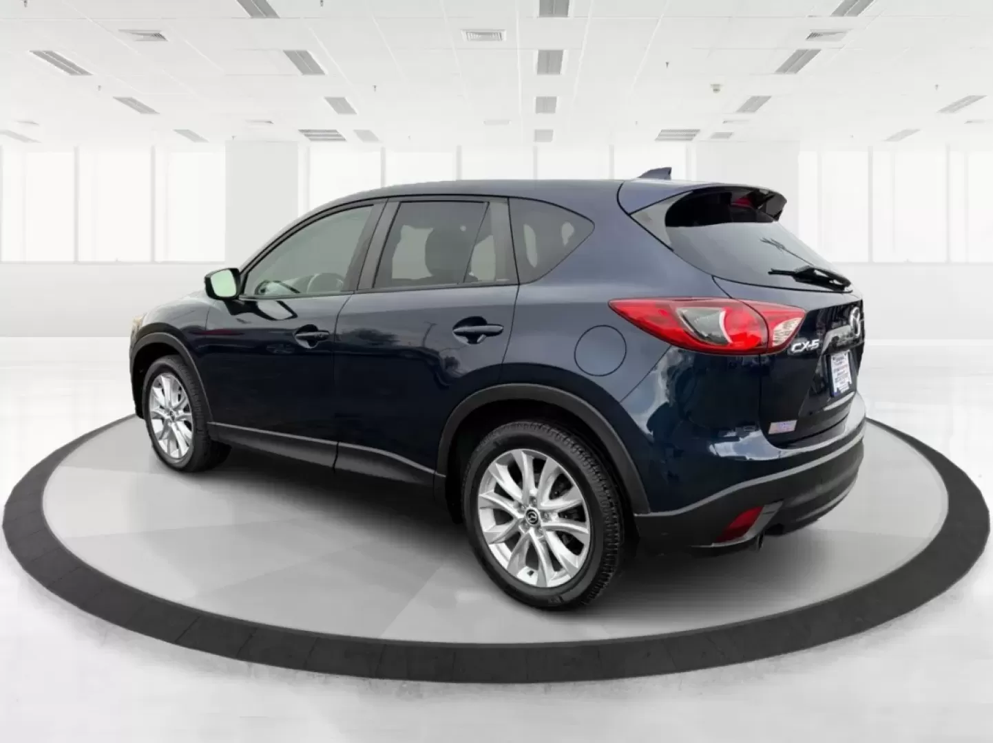 2015 Mazda CX-5 Grand Touring (JM3KE2DY9F0) with an SKYACTIV-G 2.5L I-4 gasoline direct injection engine, located at 1951 S Dayton Lakeview Rd., New Carlisle, OH, 45344, (937) 908-9800, 39.890999, -84.050255 - **Discover Adventure with the 2015 Mazda CX-5 at Advantage Car and Credit New Carlisle!**<br /> <br /> Are you ready to elevate your driving experience? Whether you're a growing family in need of space, a commuter looking for reliability, or an adventurer seeking the perfect weekend getaway vehicle - Photo#4