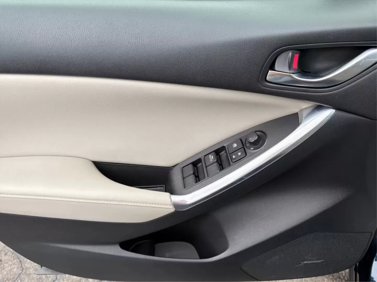 2015 Mazda CX-5 Grand Touring (JM3KE2DY9F0) with an SKYACTIV-G 2.5L I-4 gasoline direct injection engine, located at 1951 S Dayton Lakeview Rd., New Carlisle, OH, 45344, (937) 908-9800, 39.890999, -84.050255 - **Discover Adventure with the 2015 Mazda CX-5 at Advantage Car and Credit New Carlisle!**<br /> <br /> Are you ready to elevate your driving experience? Whether you're a growing family in need of space, a commuter looking for reliability, or an adventurer seeking the perfect weekend getaway vehicle - Photo#18